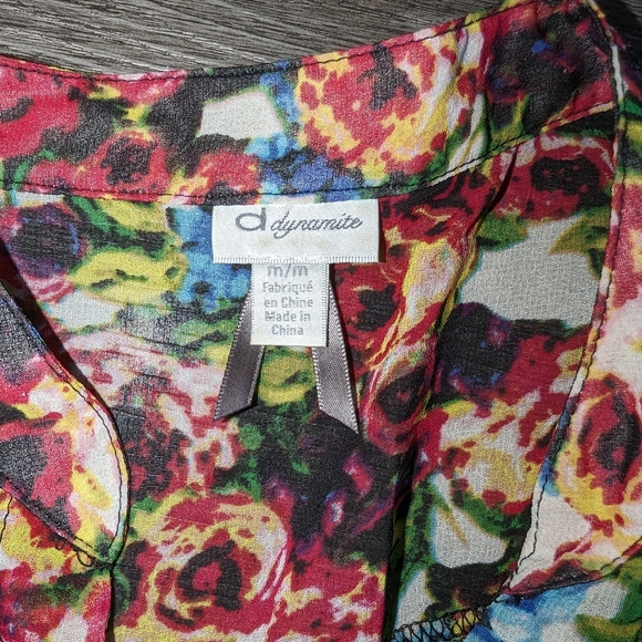 Dynamite Semi-Sheer Floral Blouse - Picture 4 of 5